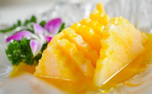 吃菠萝为什么要用盐水泡？