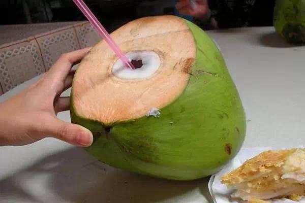 椰子不能和什么一起吃？