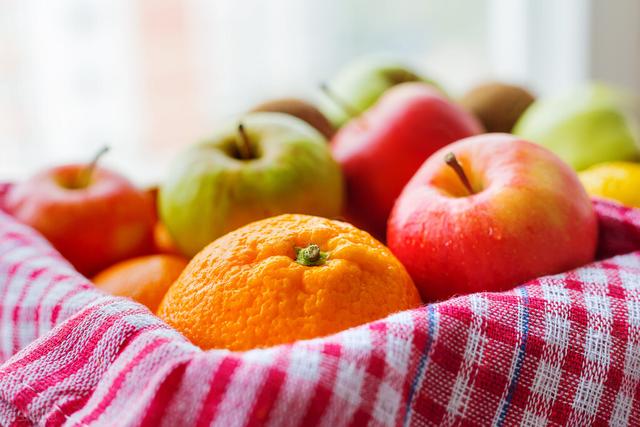 过敏性皮炎可以吃什么水果，过敏皮炎不能吃什么食物和水果