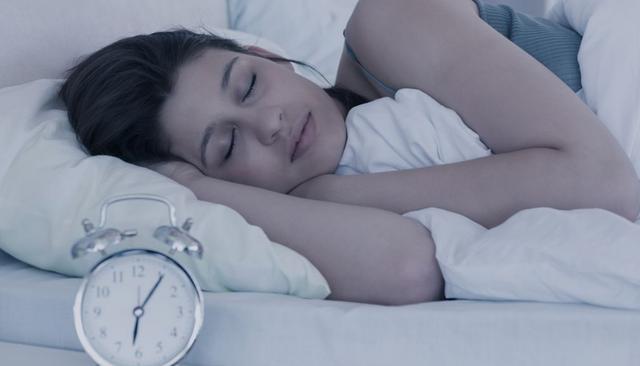 喝什么有助于睡眠，失眠是缺乏维生素