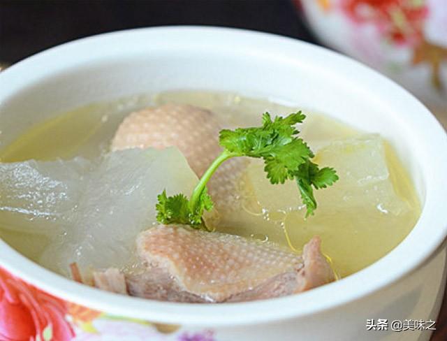 鸭子炖汤放什么好，冬季滋补老鸭汤